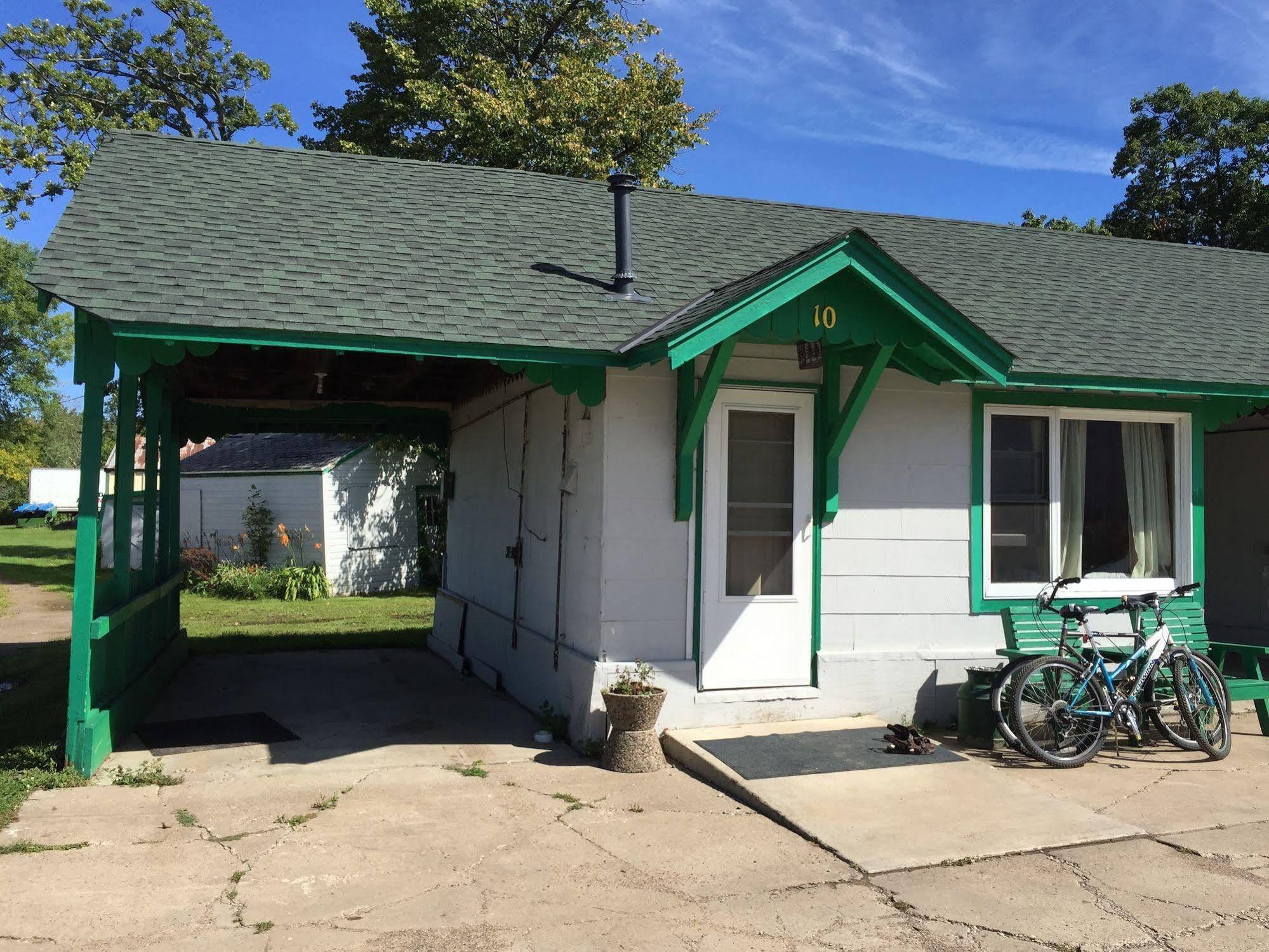 Twin Pines Resort Garrison Экстерьер фото