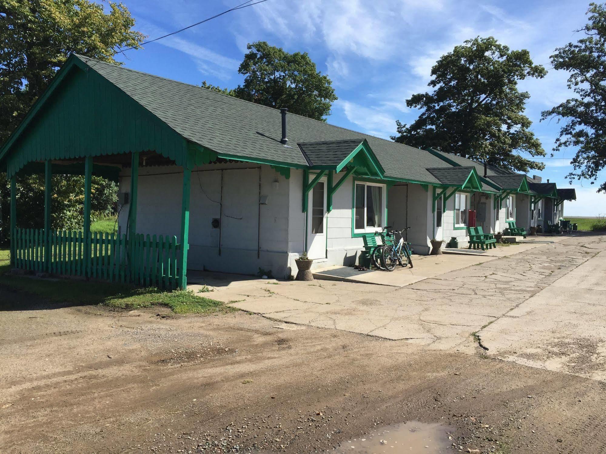 Twin Pines Resort Garrison Экстерьер фото
