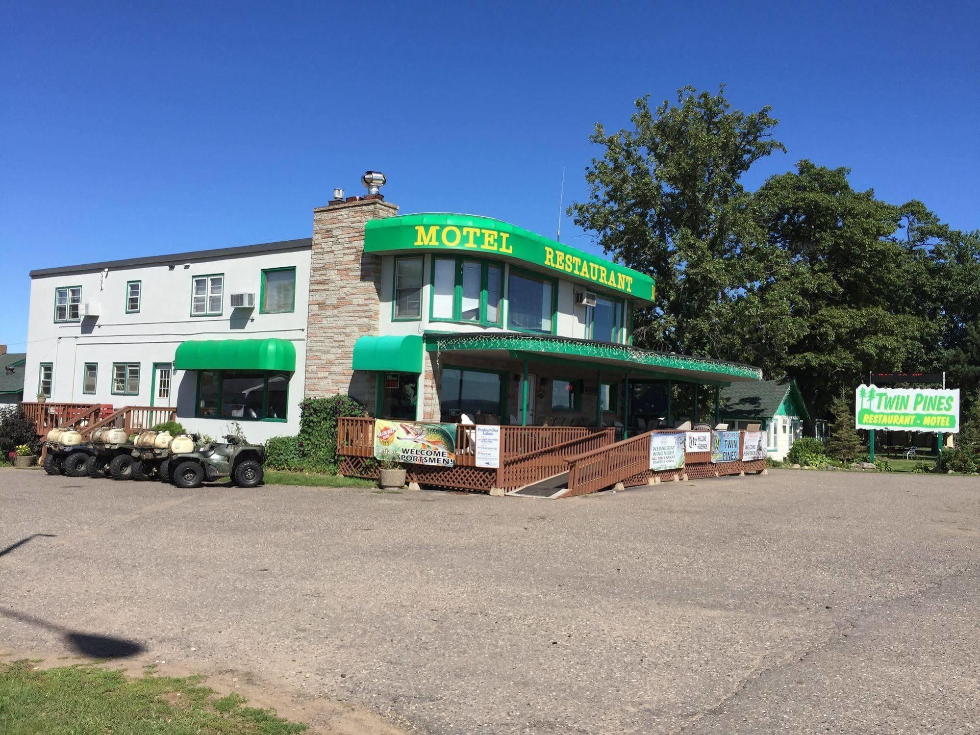 Twin Pines Resort Garrison Экстерьер фото